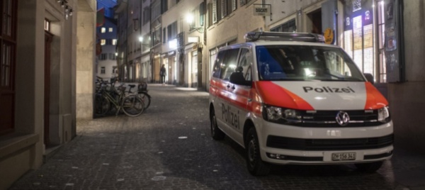 zurigo-falsi-poliziotti-spillano-330mila-franchi-a-pensionata
