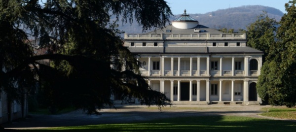 mendrisio-schiamazzi-nel-parco-arriva-la-polizia-e-scontro
