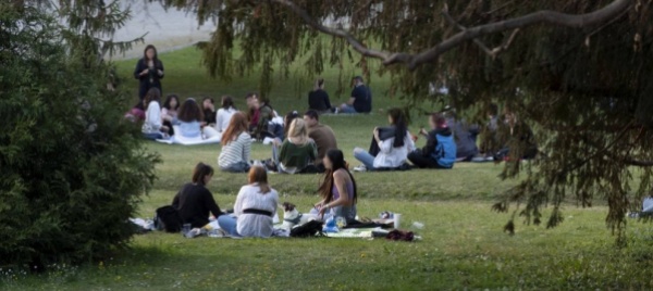 scontro-tra-giovani-e-polizia-al-campus
