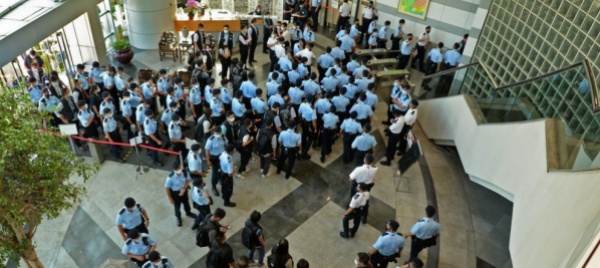 polizia-cinese-fa-irruzione-nel-giornale-d-opposizione