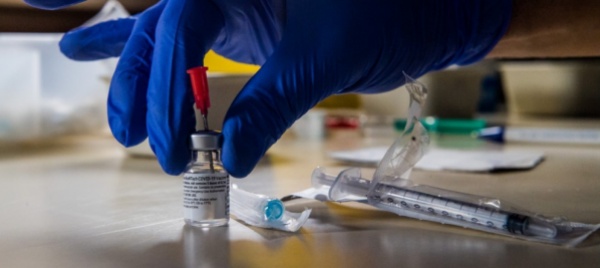 via-libera-di-swissmedic-al-vaccino-pfizer-dai-12-anni