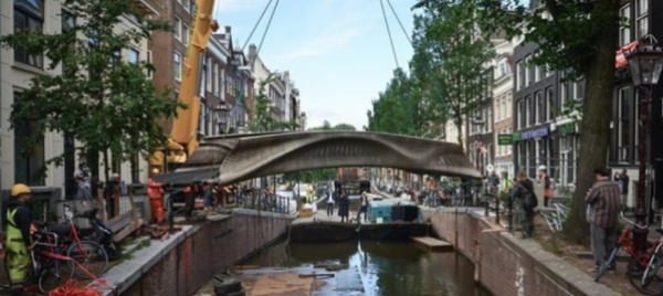 ad-amsterdam-il-primo-ponte-d-acciaio-stampato-in-3d