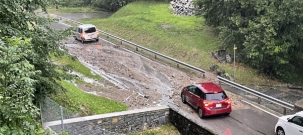 bombe-di-acqua-colpiti-strade-e-sottopassaggi