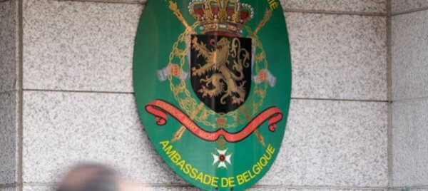 la-moglie-e-troppo-litigiosa-richiamato-l-ambasciatore-belga