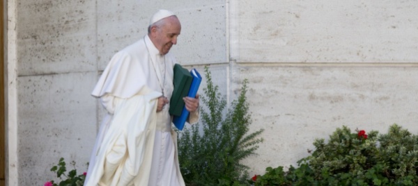 il-papa-ha-reagito-bene-all-intervento-in-anestesia-generale