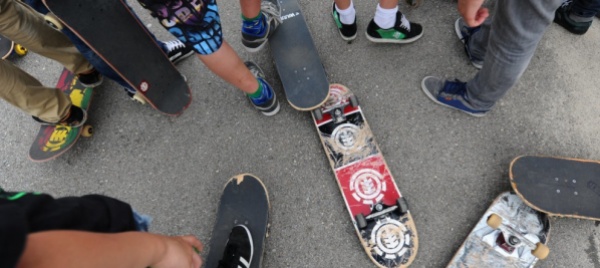cade-con-lo-skateboard-a-biasca-e-si-ferisce-gravemente