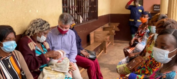 la-pediatria-ticinese-aiuta-i-bambini-del-camerun