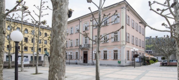 chiasso-e-il-gettito-corretto-mantenere-una-certa-prudenza