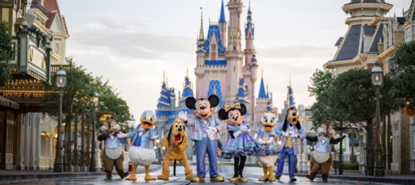 disney-impone-ai-dipendenti-nei-parchi-di-vaccinarsi