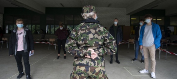 anche-per-le-donne-servizio-militare-obbligatorio