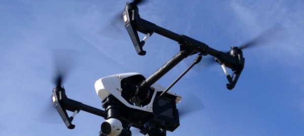 fa-volare-drone-sul-colosseo-denunciato-turista