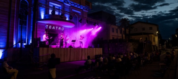 eventi-meglio-live-ma-prendono-piede-anche-quelli-online