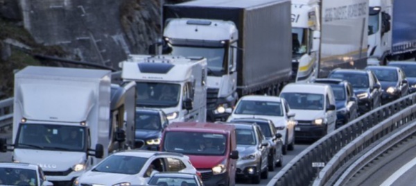 san-gottardo-code-di-14-km-al-portale-nord