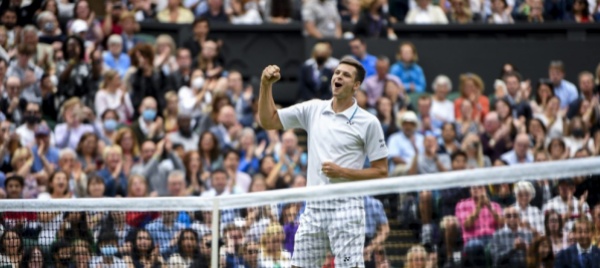 a-wimbledon-hurkacz-attende-federer-verso-le-17
