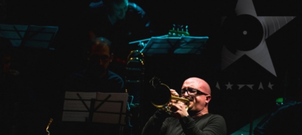 sotto-la-stella-nera-del-jazz-giovanni-falzone-suona-bowie