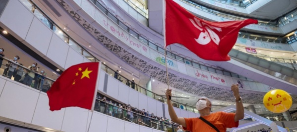 hong-kong-fischi-all-inno-cinese-polizia-apre-indagine