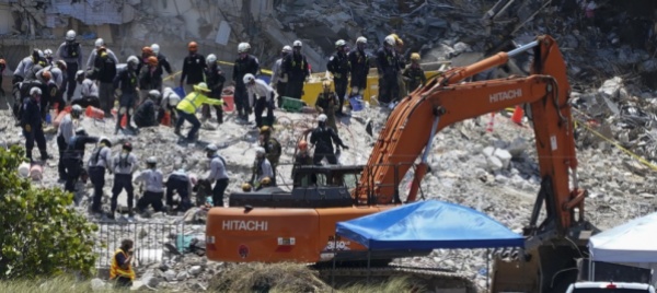 crollo-di-miami-ricerche-sospese-i-dispersi-sono-121