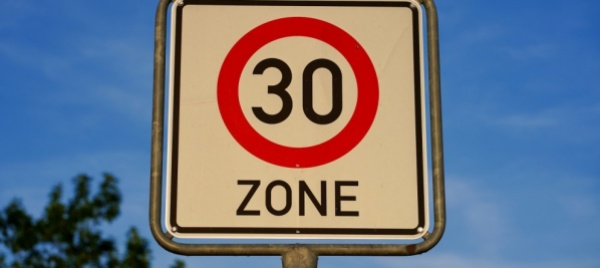zurigo-vuole-il-limite-dei-30-all-ora-sulle-sue-strade