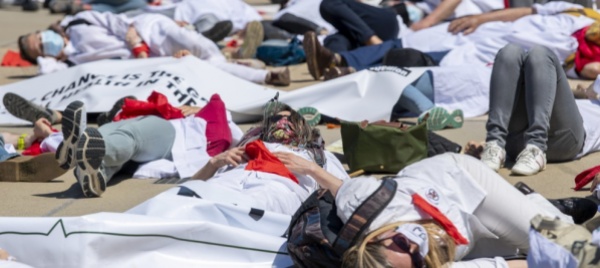 undicenne-inglese-in-marcia-per-321-km-per-il-clima