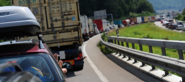 a2-mattinata-di-traffico-congestionato-causa-incidenti