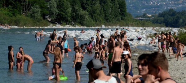 posteggi-per-il-meriggio-a-losone-c-e-qualcosa-che-non-va