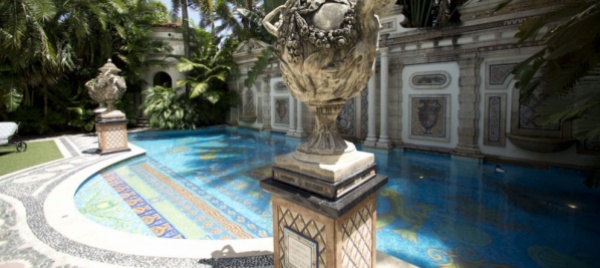 rinvenuti-due-cadaveri-nella-villa-che-fu-di-versace