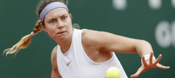 dopo-tre-mesi-di-astinenza-stefanie-vogele-torna-al-successo