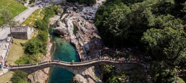 verzasca-si-e-tuffato-e-ha-rischiato-di-annegare