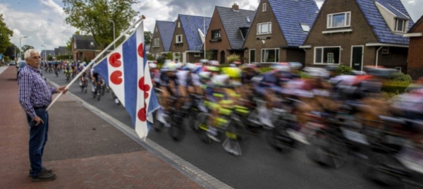 benelux-bissegger-vince-la-crono-e-indossa-la-maglia