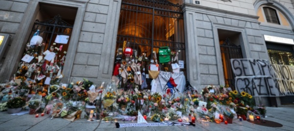 borradori-uno-di-noi-candele-e-bandiere-per-il-sindaco