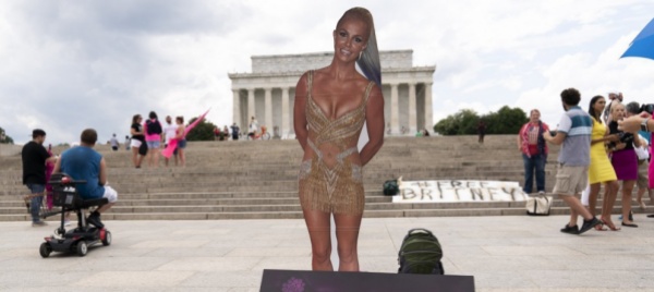 britney-spears-indagata-per-botte-a-dipendente