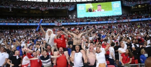 covid-gb-migliaia-di-contagiati-alla-finale-di-euro-2020
