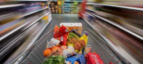 in-svizzera-si-spende-meno-al-ristorante-di-piu-al-supermercato