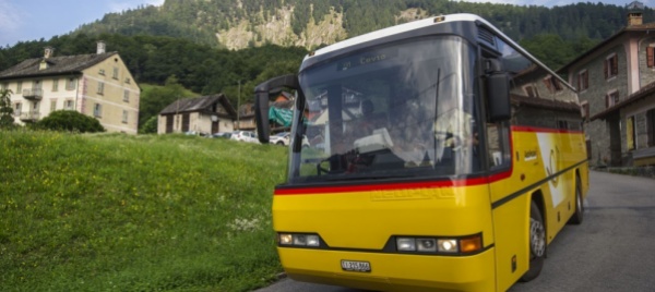 un-bus-in-giro-per-i-grigioni-per-vaccinare-gli-indecisi