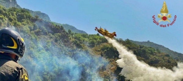 incendi-in-italia-due-morti-in-calabria