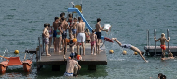 il-lago-come-posto-piu-indicato-per-imparare-a-nuotare