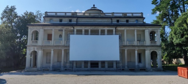 mendrisio-al-cinema-nel-parco-di-villa-argentina