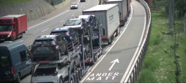 oltre-due-ore-e-mezza-di-colonna-al-gottardo-verso-il-ticino