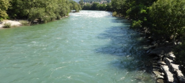 bellinzona-scappa-dalla-polizia-e-annega-nel-fiume-ticino