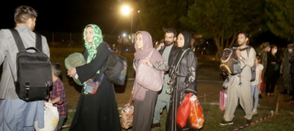 mezzo-milione-di-rifugiati-afghani-in-4-mesi