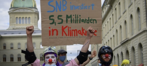 attivisti-per-il-clima-a-berna-nel-mirino-la-bns