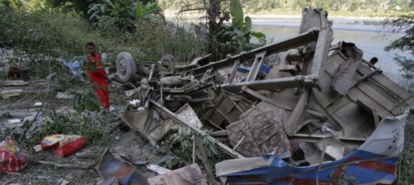 peru-bus-di-minatori-cade-in-un-burrone-almeno-15-morti