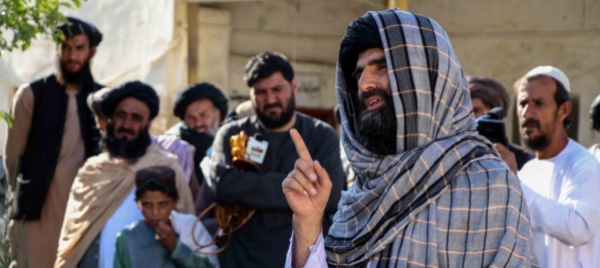 biden-conferma-il-ritiro-i-talebani-bloccano-gli-afghani