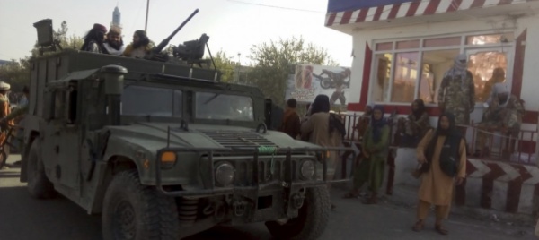 cade-anche-herat-i-talebani-avanzano-verso-kabul