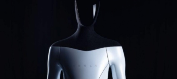 l-umanoide-di-elon-musk-contro-i-rischi-e-la-noia