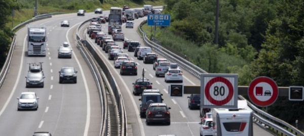 traffico-e-lavori-sulla-a9-si-cercano-vie-di-fuga