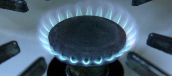 zampilla-acqua-dal-fornello-del-gas-scoppia-la-protesta
