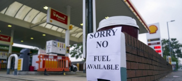 regno-unito-a-secco-di-benzina
