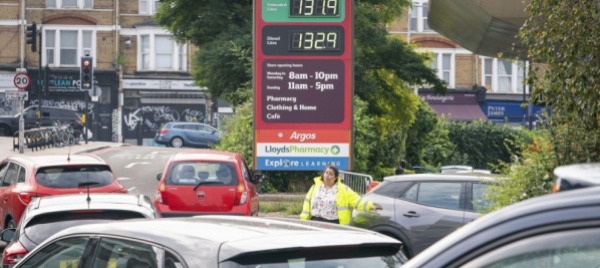 penuria-di-benzina-esercito-britannico-in-allerta-su-i-prezzi