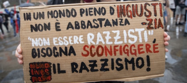 in-svizzera-la-discriminazione-razziale-e-sempre-piu-percepita